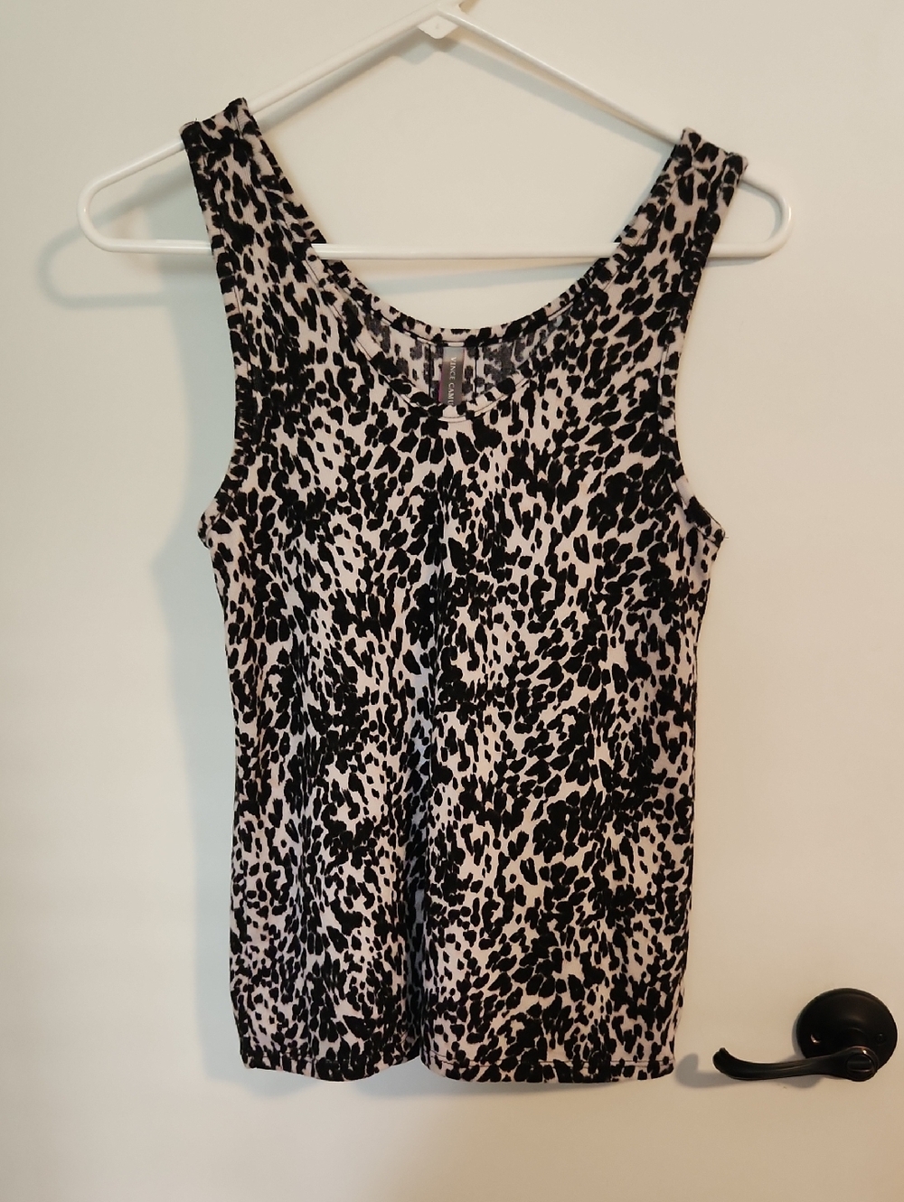 Vince Camuto Black and White Printed Scoop Neck Tank